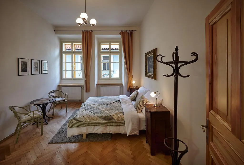 Queen Bee Apartments Praga Repubblica Ceca
