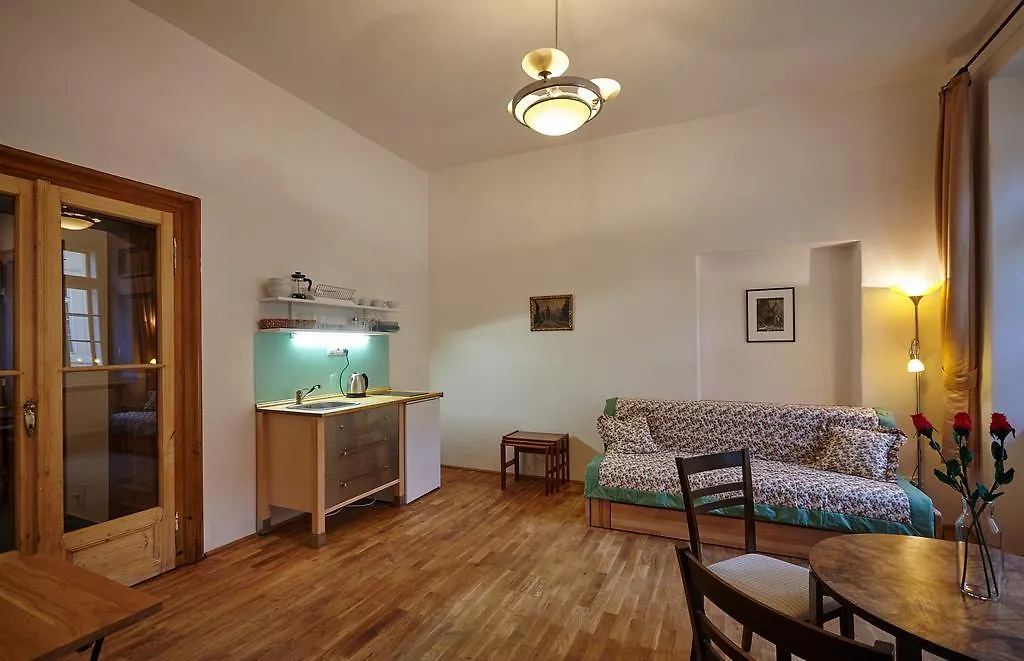 Queen Bee Apartments Praga